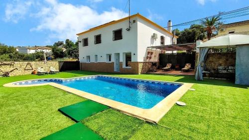 Cruz de Humilladero Apartamento | Charming Apartment in Los Prados, Málaga - 45 m² with Pool