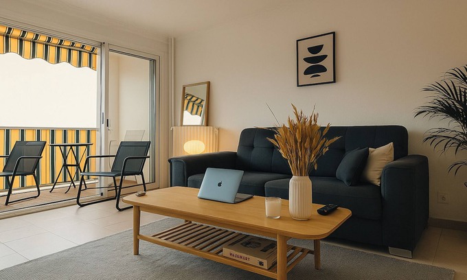 Le Cannet Apartamento | Charming apartment with terrace