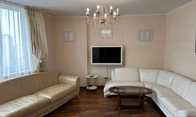 Pozniaky Apartamento | Charming apartment with 2 bedroom near the waterfront