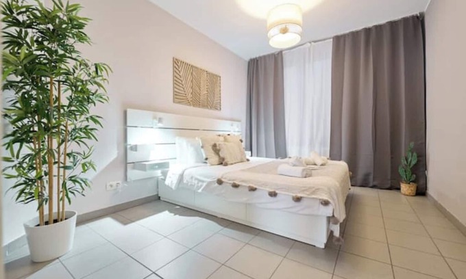 Ilot Sacre Apartamento | Charming Apt in Heart of Grand Place 1
