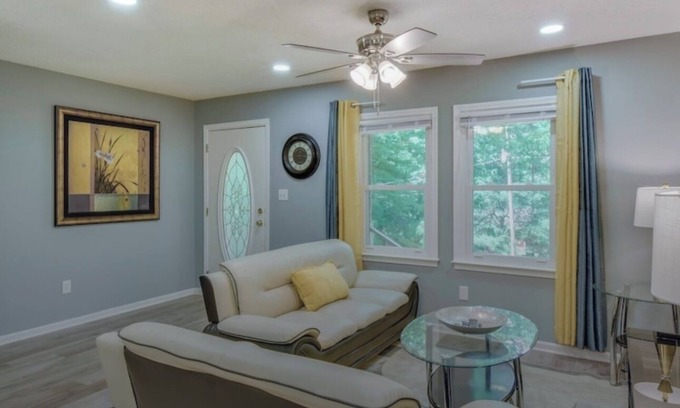 Athens Casa | Charming Athens Home With Deck-Near Sanford Stadium!