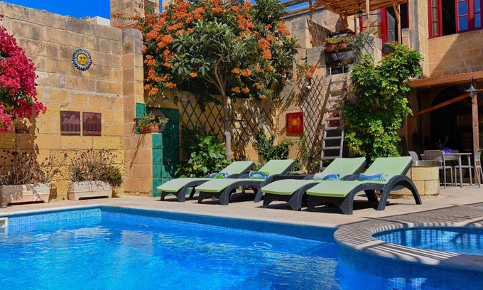 Qala Cama Y Desayuno | Charming B&B Dar Ta Zeppi