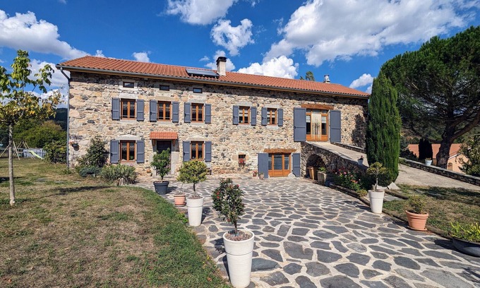 Retournac Cama Y Desayuno | Habitación en granja restaurada con piscina y espacio para grupos