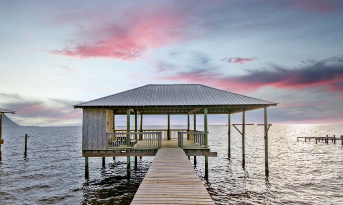 Fairhope Casa | Charming Bayfront Getaway - Private Pier