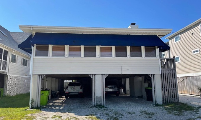 Dewey Beach Cabaña | Charming Bayside Cottage in Dewey Beach: Relaxing Decks, Porches & Private Rooms
