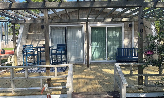 Tranquil Harbour Casa | Charming Beach Bungalow Refreshed for 2025