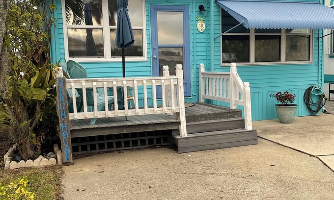 Hutchinson Island South Cabaña | Charming Beach Cottage in Windmill Village located on Hutchinson Island.