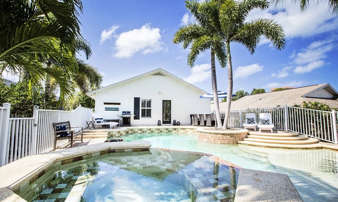 Naples Park Casa | Mejor ubicación en la playa! Casa de Nápoles con una gran piscina! Familias con niños