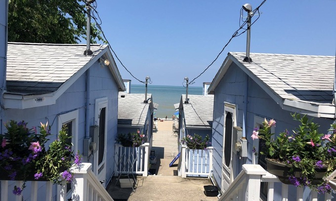South Haven Cabaña | Charming Beachfront Studio Cottage