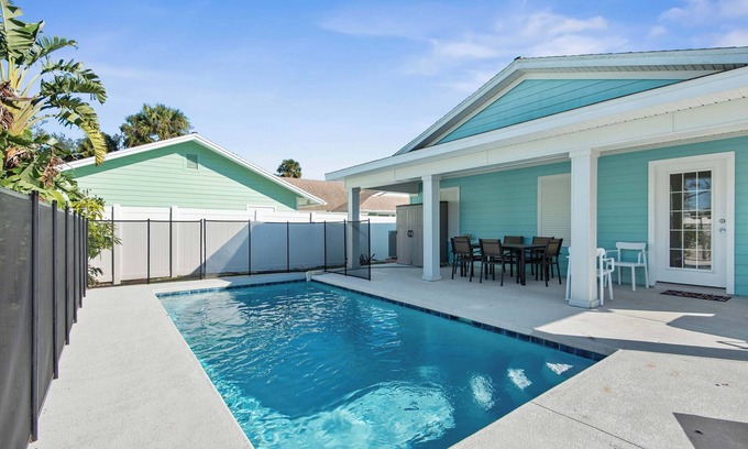 Palm Coast Casa | Charming Beachside Home with Pool