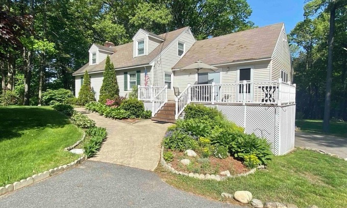 Hudson Casa | Charming Bedroom with WiFi, AC in wonderful Hudson NH