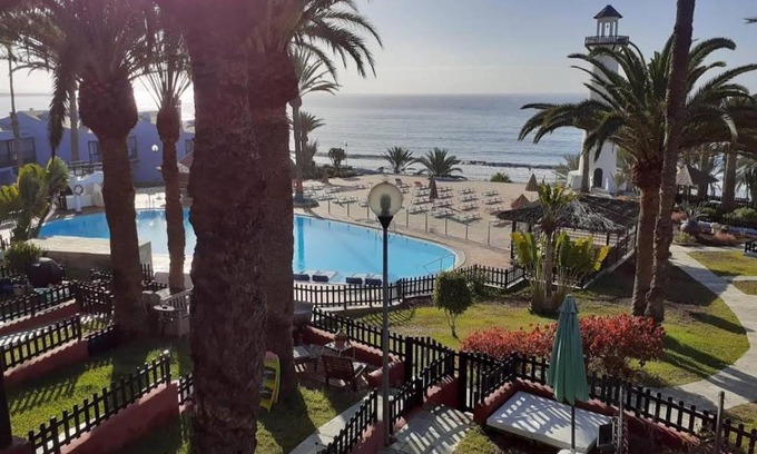 Playa del Aguila Apartamento | Charming Bellagio SUN CLUB