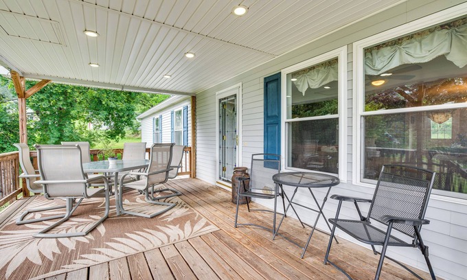 Beach Haven Casa | Charming Berwick Retreat w/ Gas Grill & Deck!
