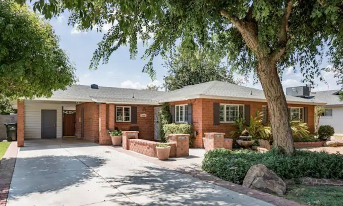 Camelback East Casa | Charming Biltmore Home With Backyard Oasis