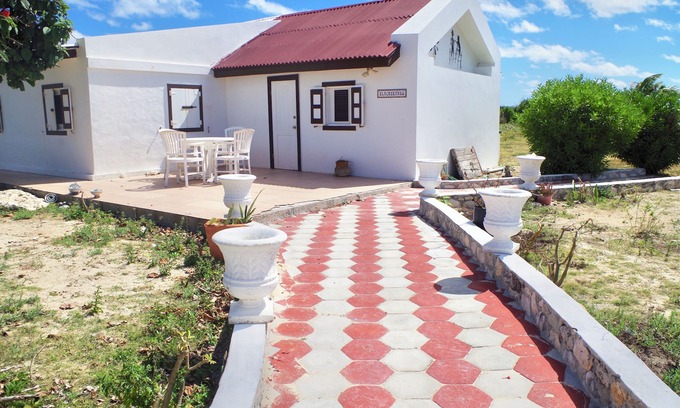 Balfour Town Casa | Charming "Blackbeards Quarters" ,Salt Cay home for family and friends