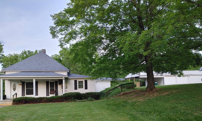 Milltown Casa | Charming Blue River Escape
