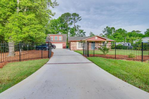 Bluffton Casa | Charming Bluffton Vacation Home with Yard!