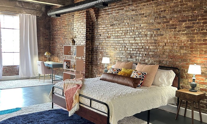Birmingham Condominio | Charming Boho Loft on Historic Morris Ave