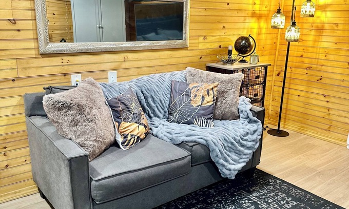 Plainville Apartamento | Charming Boutique Studio suite with everything you need for a getaway