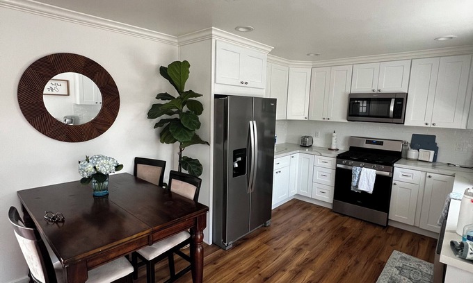 South of Conant Casa | Charming brand new 2-bedroom house in welcoming Long Beach with AC, WiFi