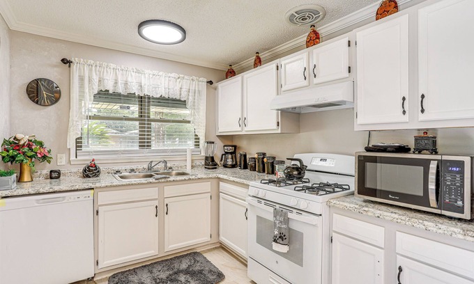 Bridge City Casa | Charming Bridge City House ~ 12 Mi to New Orleans!