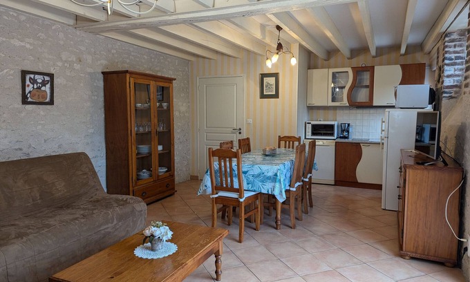 Epieds-en-Beauce Cabaña | Charming, Bright Cottage in Village Center - Comfort and Tranquility Near Orleans