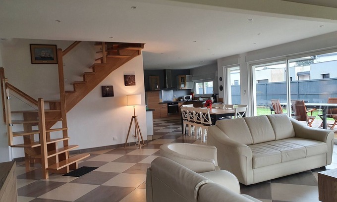 Locquirec Casa | Charming, bright, spacious house (sleeps 12) 2 mns from the beach