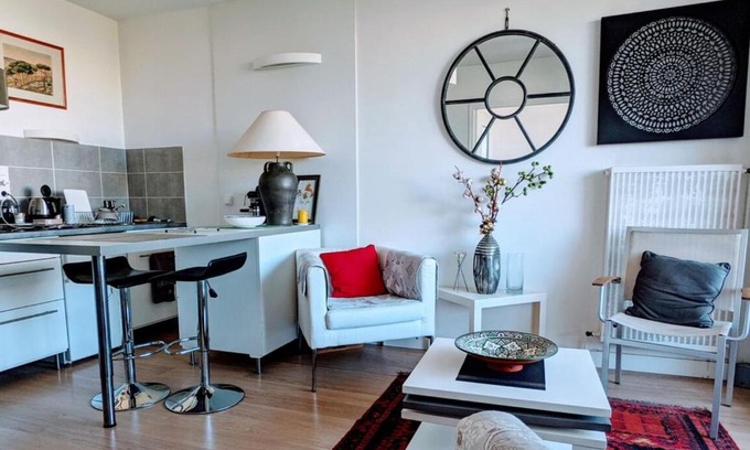 Annecy-le-Vieux Apartamento | Charming bright T2 balcony parking telework