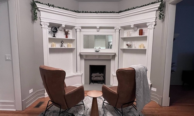 Grand Boulevard Casa | Charming Bronzeville Oasis