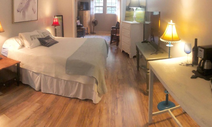 St. Simons Island Casa | Charming Bungalow suite in Peaceful Sea Palms
