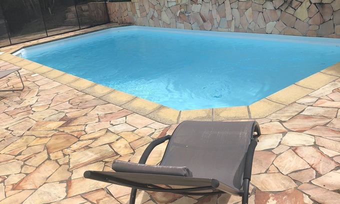 Saint-Joseph Casa | Charming bungalow with swimming pool