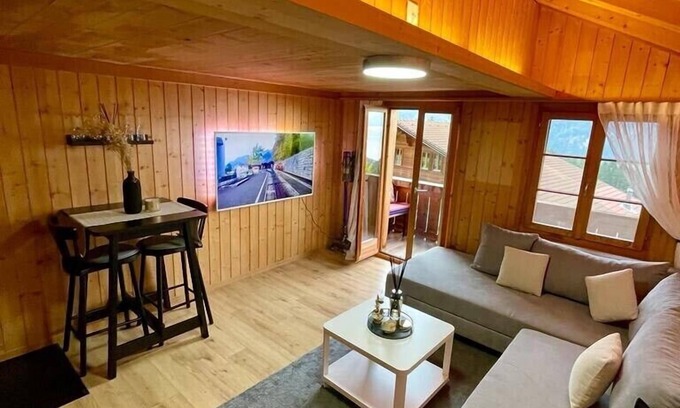 Schwanden bei Brienz Apartamento | Charming chalet with lake & mountain view