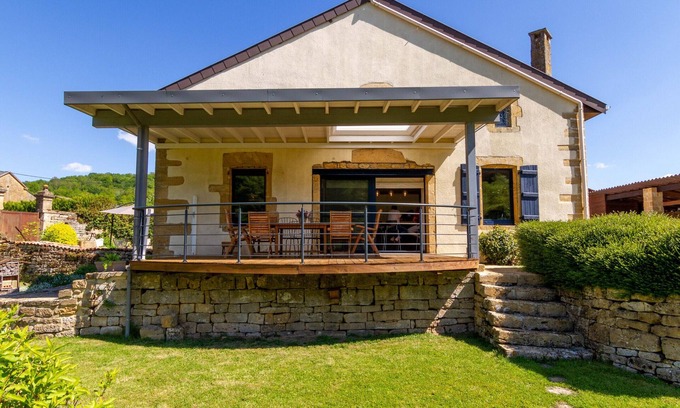 Bazeilles-sur-Othain Cabaña | Casa con encanto en el campo con terraza y gran espacio exterior