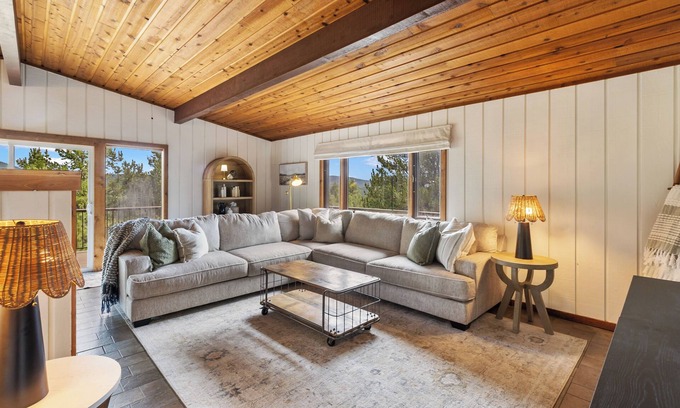 Rainbow Valley Cabina | Charming Cabin, Endless Views