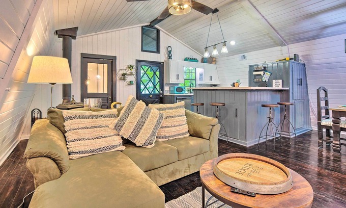 Willis Cabina | Charming Cabin Getaway: Fish, Boat + More!