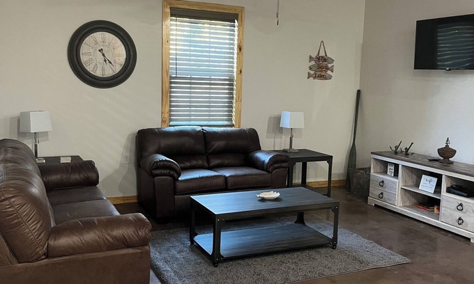 Scottsboro Cabina | Charming Cabin in Scottsboro AL