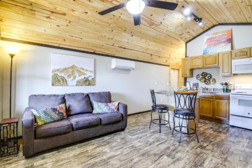 Newport Casa | Charming Cabin Near Great Smoky Mountains!