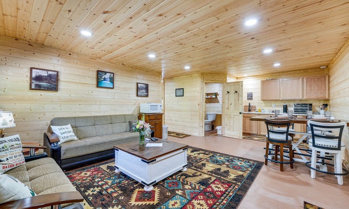 Eagle Rock Apartamento | Charming Cabin Near Roaring River State Park!