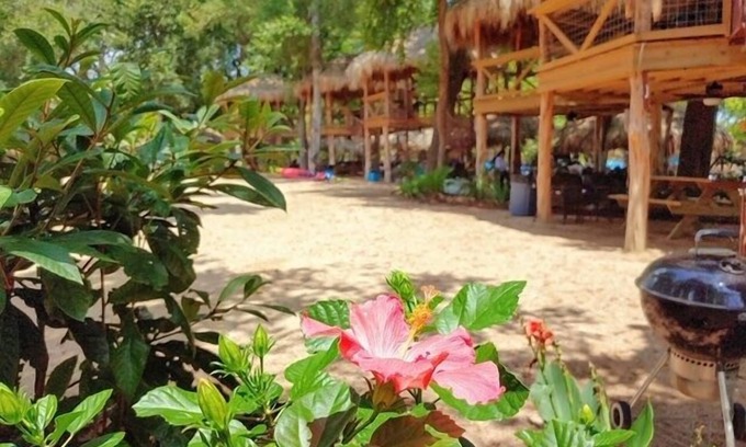 Prairie Lea Cabina | Charming Cabin on the San Marcos River