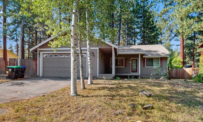 Bijou Park Acres Casa | Charming Cabin Home with Fireplace, W/D, Enclosed Backyard