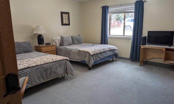 Hot Springs Cabina | Charming cabin with 1 bedroom and WiFi, AC in serene Custer