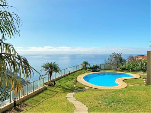 Estrela da Calheta Apartamento | Charming Calheta Plaza Penthouse
