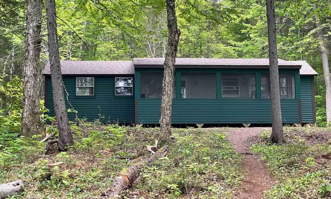 Andover Cabaña | Charming Camp on quiet Richardson Pond