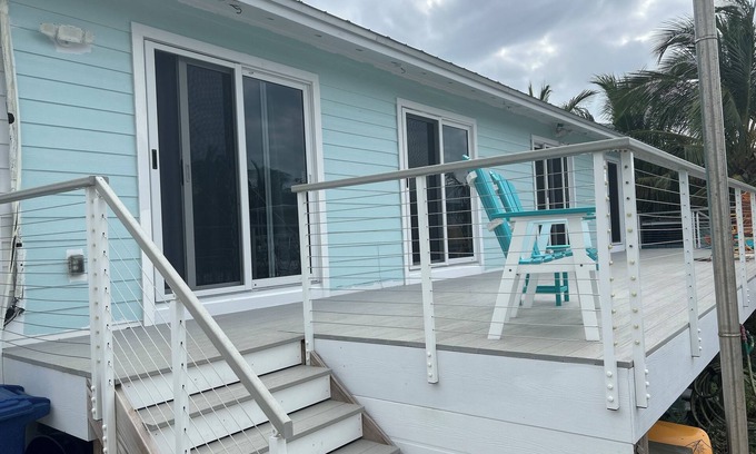 Big Pine Key Casa | Charming canal front 2-bedroom house with WiFi, AC in fantastic Big Pine Key