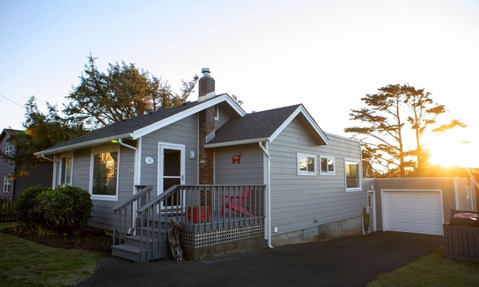 Tolovana Park Casa | Cabaña con Encanto Cannon Beach- Escapada familiar perfecta cerca de la playa!