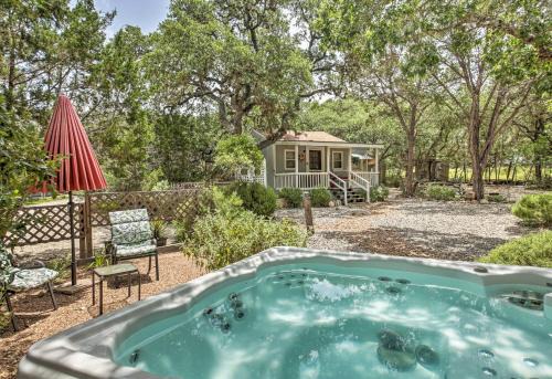 Canyon Lake Casa | Charming Canyon Lake Cottage with Pool and BBQ Pit!