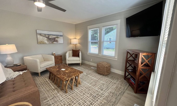 Coloma Cabaña | Charming Cape Cod House Minutes From Paw Paw Lake, Wineries, and Wedding Venues