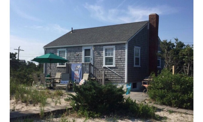 East Sandwich Cabaña | Charming Cape Cod Private Beach Cottage at the Bay!
