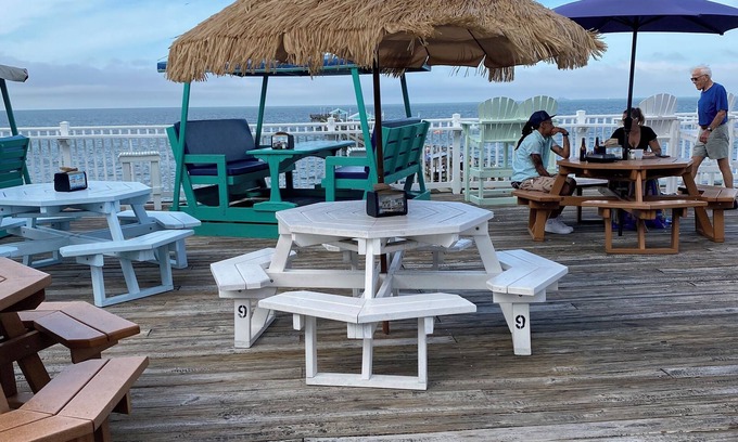 Norfolk Cabaña | Charming Captain’s Cottage just steps from Willoughby Beach