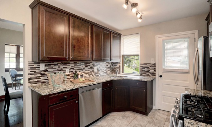 Carnegie Casa | Charming Carnegie Cottage 15 Minutes from Airport & Downtown